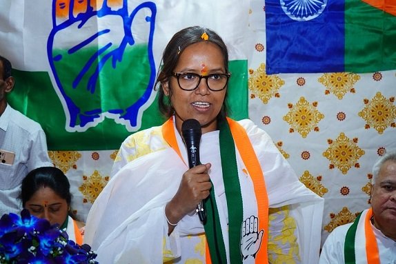 Buddhist Politician Varsha Gaikwad at an event